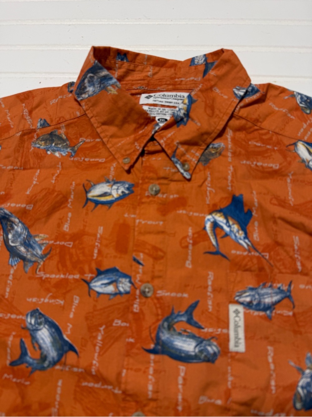 TRUE VINTAGE Columbia Sportswear Men’s XXL Orange All-Over Fish Print Shirt